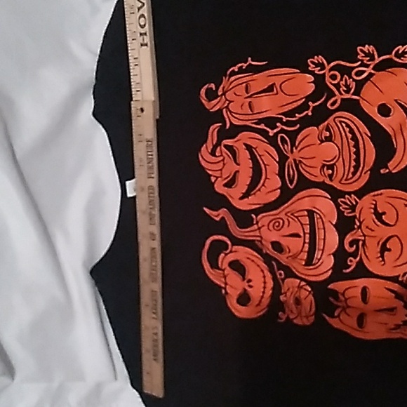 Bella Canvas Black T-Shirt with Various Scary Orange Pumpkin Faces (L2) - Picture 4 of 6